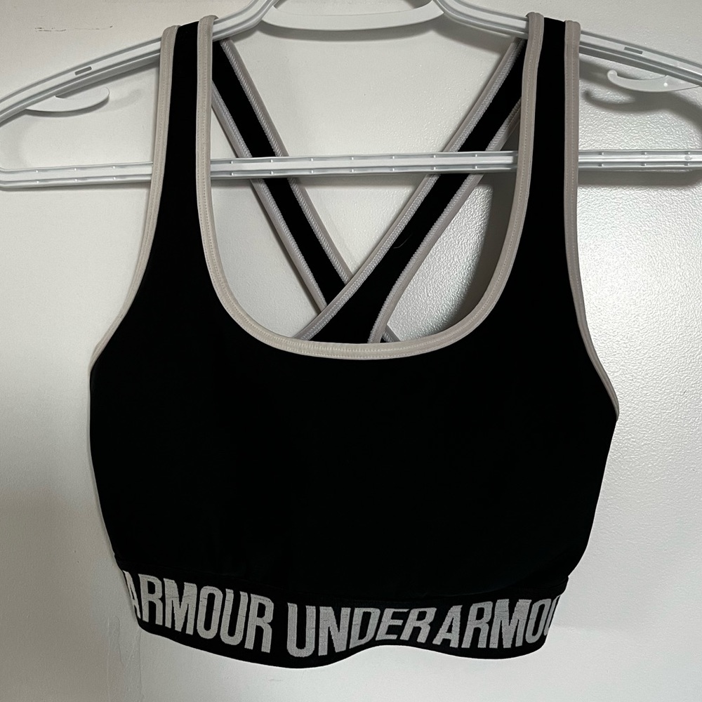 UNDER ARMOUR SPORTS BRA size Women’s M